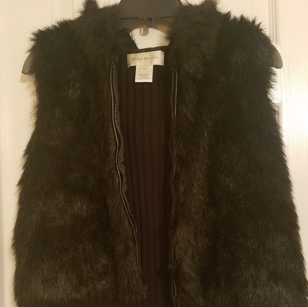 Susan Bristol Black Hooded Faux Fur  Sweater Vest - Picture 2 of 6
